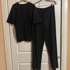 COS Black Pleated Women's Pants and Top Set